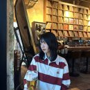 코드스퀘어 | [코드그라피] 스몰 스퀘어 로고 스트라이프 럭비티-버건디 후기