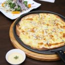 하늘과 소나무 이미지