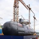 우리 기술로 건조된 3600t급 디젤 잠수함 장영실함 진수 이미지