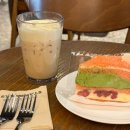 용산-이촌-351 | 스타벅스 신메뉴 슈폼라떼 + 딸기말차케이크 솔직후기 (케익은 강추, 슈폼라떼는 샷추가 필수)