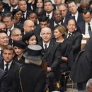 바이든과 나란히 14번째열…尹대통령, 英여왕 장례식 '조문외교' 이미지