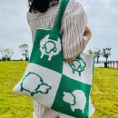 데일리 손뜨개 가방 이미지