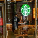 Starbucks Korea sinks into loss 스타벅스 코리아, 논란의 판촉행사 후 적자기록 이미지