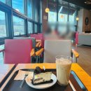 투썸플레이스 앞 | 투썸 그뤼에르 치즈케이크와 커피 내돈내산 후기