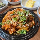 홈에서 즐기는 셀프 피부관리 이미지