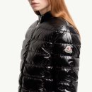 비니미니(BINI MINI) | 제니가 입으니까 다르네..! 힙한 몽클레르 패딩 공항패션