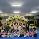 신나는 마술쇼와 인형극 관람 이미지