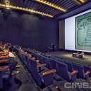 '그린 북' 천재 피아니스트 돈 셜리가 흑인 대우가 끔찍하기로 소문난 미국 남부 투어 공연을 떠나면서 벌어지는 일을 담은 로드무비다 이미지