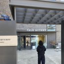 랩앤팩토리 | 우드앤화이트 거실 소파 찾기 탈로리피 쇼룸 &amp; 무브먼트랩 쇼룸 무니토 느와르 소파 구매