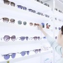 밝은빛안경 이미지