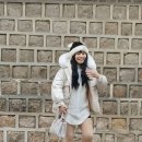 덕수궁 돌담장 길에서 이미지