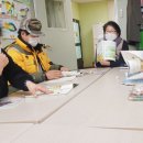 김세영 선생님과 함께하는 즐거운 한글수업에 참여하고 있는 우리 장애인샘골야학교 학생분들 열정적인 모습들입니다. 이미지