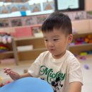 9월 9일 화요일 - 변기송노래를 들으며 변기놀잇감에 앉아요/ 김밥모형으로 도시락싸서 놀이터로 소풍가요 이미지