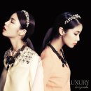 조금 쌀쌀하다 싶으면 더하고 덥게 느껴질 땐 빼면 되는 레이어드 이미지