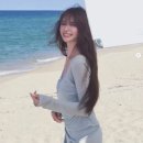 "포세이돈도 반할 자태"…독보적인 청순미와 여신 같은 비주얼 이엘리야, 밀착 드레스로 푸른 바다 뒤흔든 '청순 여신' 이미지