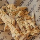 갑주유소 | 10,900원에 맥주 무제한? 사장님이 미쳤어요... 연남동 가성비 끝판왕 주류충전소연남점