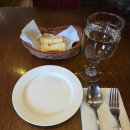 프리모바치오 | [서울 서교동] 홍대입구역파스타 맛집 프리모바치오바치에서 크레마 덴티체, 생과일 레몬에이드 먹은 후기