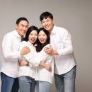 영화빌딩 | 인천 가족사진 의상 4인 흰셔츠 청바지 코디, 자연스러운 스튜디오 촬영 후기 (계양구 계산동)