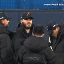 문동주에게 꾸벅 인사하는 폰와류.gif 이미지