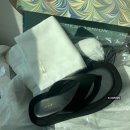 샌드빈스 | 더로우 쪼리의 최고는? 더로우 긴자 샌들 (블랙,화이트 또 산 후기) / 바이어스팬츠에 대한 소고