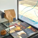 봉곡동324 | [구미] 봉곡동 감각적인 사진 전시카페 “셔터룸” 방문후기 / 에그타르트 맛집