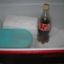 여행갈때 필요한 드라이 아이스 팝니다.(Dry ice)싸게 팔아요.아주 저렴하게. 개당5불.20시간 갑니다.여행지에서 시원한 맥주를 마실 수 있어요 이미지
