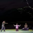 눈물지니 웃음피고 이미지