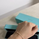 로즈스마일 | [Tiffany&amp;Co] 티파니T 스마일 미디움 브레이슬릿, 로즈골드, 다이아몬드 세팅 구매 및 실착 후기