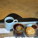 달리는 커피 여수학동점 | 여수 학동 감성카페 '히든 로스터리'｜드립커피와 무화과 스콘 찐후기