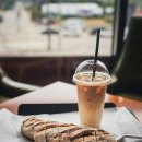 미스터박 카페 앞 이미지