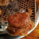 미소 먹으면 돼지 이미지