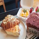 다낭 미케비치 카페 THE CUP COFFEE 대형 베이커리 빵