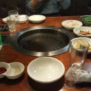 고기 굽는 남자 이미지