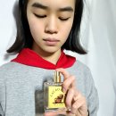 목과 공중화장실 이미지