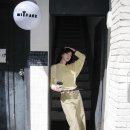 제시 뉴욕 | 제시뉴욕 니트 스트레이트 코튼 팬츠로 봄 데일리룩 완성 화사해