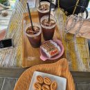 앳등사이로425cafe | [여수카페] 초록초록한 앳등사이로425CAFE