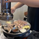 기쁨주는식당 | 사직동맛집 돈백식당, 국내산 암돼지 구워주는 서비스에 키즈 놀이방까지 솔직후기