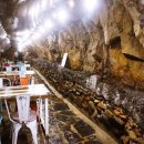 동굴식당 이미지