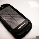태양광으로 충전하는 친환경폰, 블루어스 출시 이미지