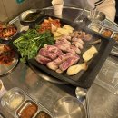 홍대입구역 미나리올려주는 두툼한 삼겹살 고기집 김숙성 후기