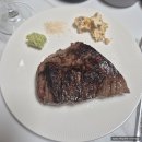 화인리테일 | [양식] 🥩 가성비 대박, 한우 1등급 설깃살 스테이크와 와인 혼밥