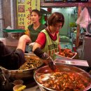 ﻿South Koreans Resist Hypermarkets’ Intrusion on Small Businesses 이미지