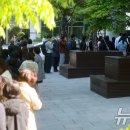 T월드 앞 이미지