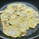 구구함박 | 돼지런한 일상, 참나물무침 감자전 두투머스함박..