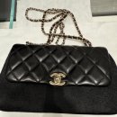 5485 | 시즌백 램스킨 골드 메탈 스몰 플랩백 숄더백 크로스백 샴페인 골드 후기 샤넬 플래그십 부티크 AS5485