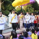 태국 국왕 부부, 수티다 왕비 생일 행사 및 Vesak Day 의식 참석 이미지