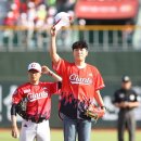 [KBO] 어제 다시 5년만에 사직구장 시구하러 온 이시언 이미지