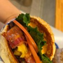 헬스트론대구신천지점 | 대구 신천시장 맛집 | 다운타우너 | 불향 가득한 고기...풍미, 아보카도가 매력적인 수제버거 맛집 후기