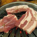 꿀꿀이통돼지왕소금구이 이미지