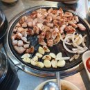 띠아모우방점